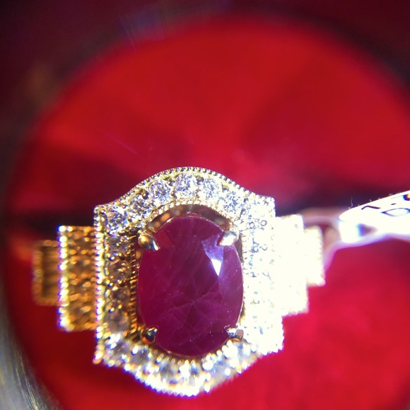 1.73 ct Certified Burma Ruby, .29ctw Dias, 18kt YG - Picture 4 of 9